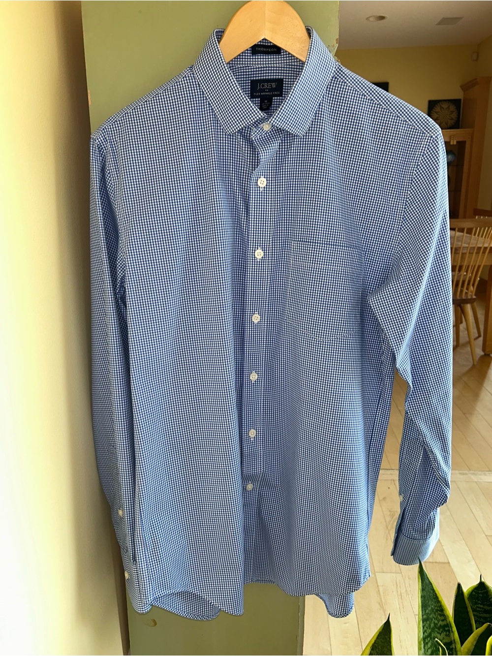 J. Crew Men’s Thompson Flex Wrinkle Free Button Down Shirt Blue Gingham Medium